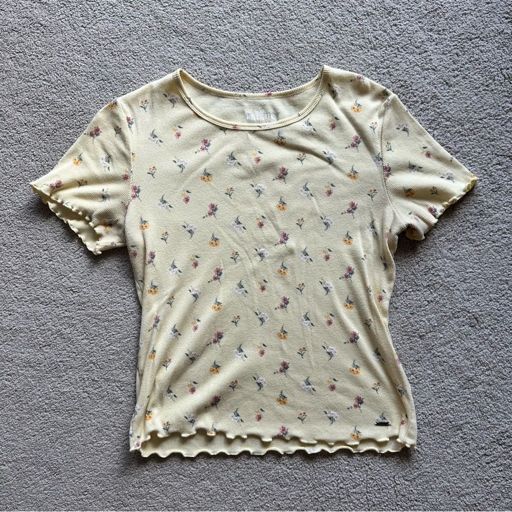 Hollister Must-Have Collection Floral Baby Tee Top Size M